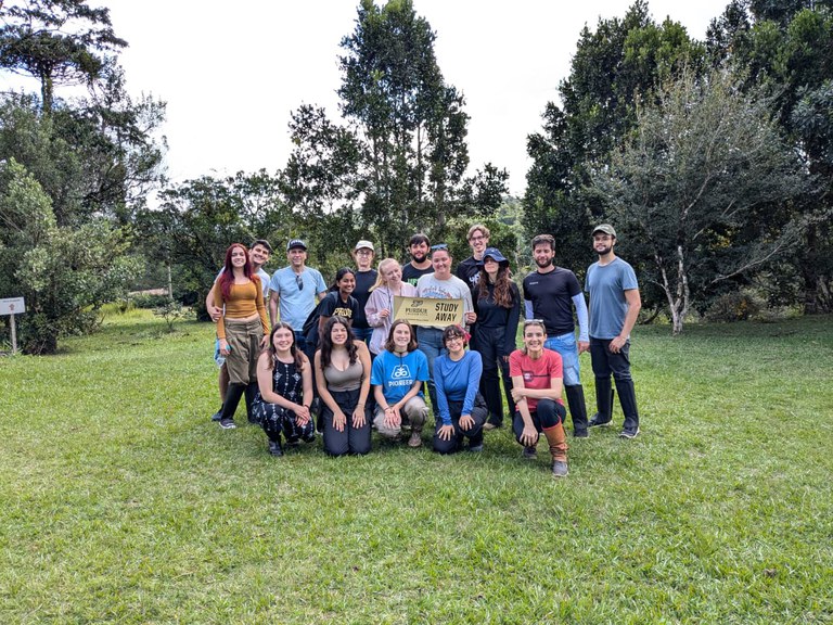 Visita Alunas Univ de Purdue - Maio 2025 - campo .jpeg